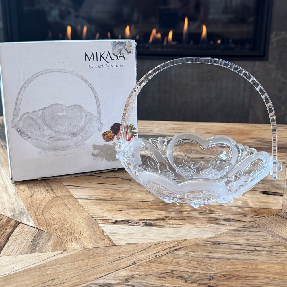 Mikasa Eternal Romance Crystal Basket Candy Dish Frosted Rose Heart Germany